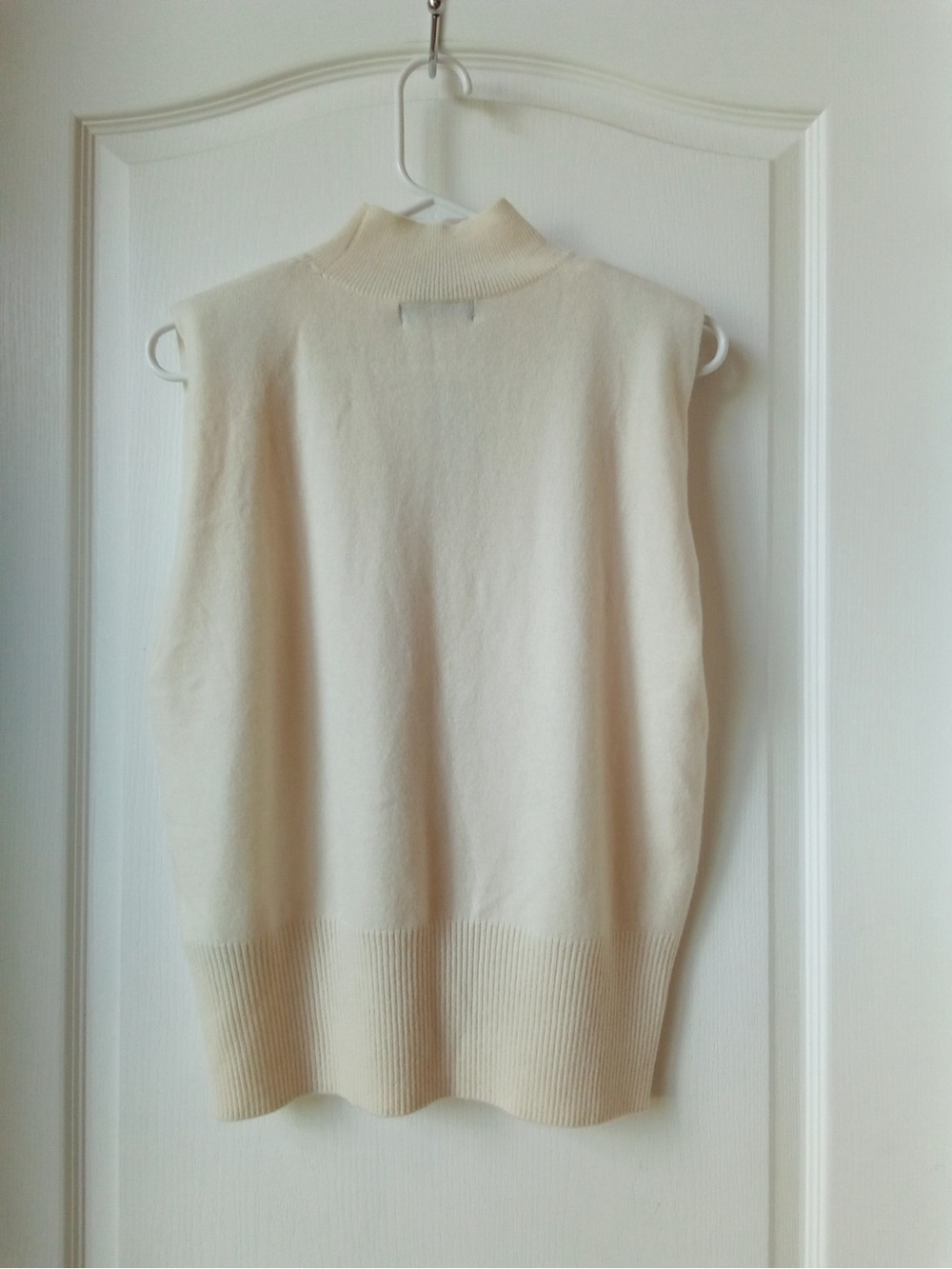 BANANA REPUBLIC Franca Cream Sleeveless Knit Top 100% Cashmere Padded Small - Picture 6 of 7